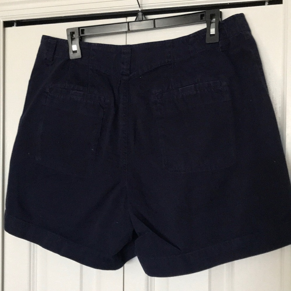 Essentials shorts - Picture 2 of 3